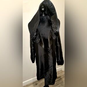 Oopera J1232RW-1 black reversible rain coat,slouch hood, and raindrop pattern